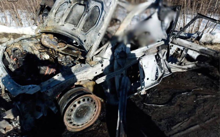 На Сумщині російські дрони атакували цивільні авто та поліцейських