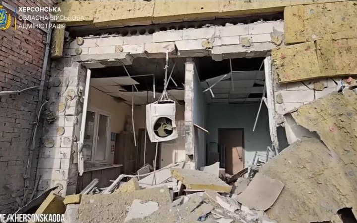 У Чорнобаївці на Херсонщині російські окупанти вдарили по амбулаторії, знищене медобладнання