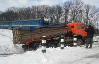 Потяг "Хмельницький - Москва" зіткнувся з вантажівкою в Хмельницькій області