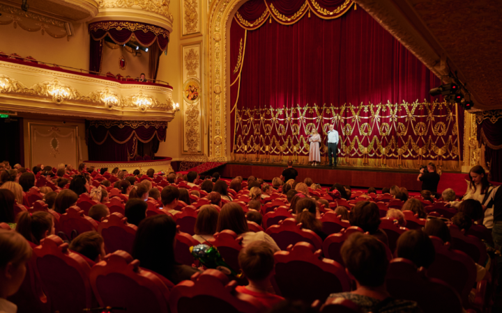 Авіакомпанія «Українські вертольоти» зробила свято та допомогла зібратись до школи дітям загиблих Захисників 