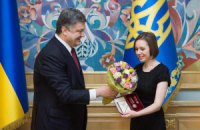 Порошенко дал орден "шахматной королеве" Музычук