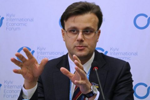 Проблемы с перевозками на Укрзализныце бьют по курсу гривны, - глава парламентского комитета