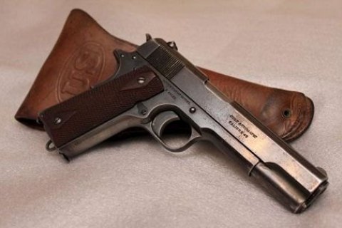 Американського виробника зброї Colt купила чеська компанія 