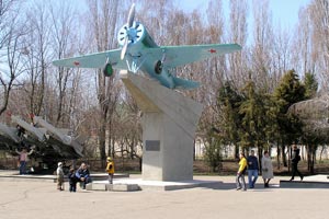 В Одессе мемориал "411 батарея" юные воры разбирают на металлолом 