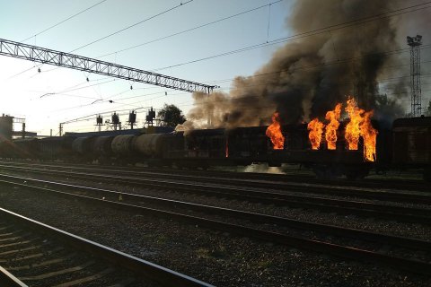На залізничній станції під Харковом загорівся вантажний вагон