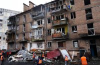 У Вишгороді обстежують руйнування будинку на місці російського удару, - ОВА