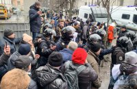 На митинге ФЛП произошли столкновения с правоохранителями, есть задержанные (обновлено)