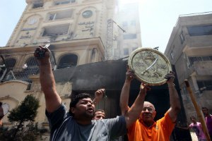 ​Египетские исламисты призвали к ежедневным протестам в преддверии суда над Мурси