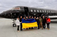 Командир екіпажу SpaceX привіз допомогу зі США для українських військових