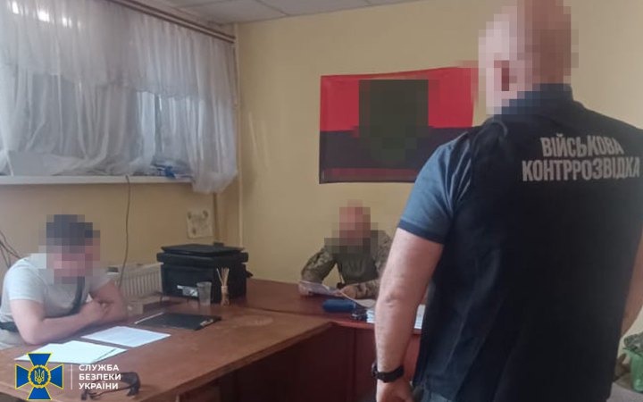 На Львівщині посадовця підозрюють у виплаті 35 млн грн "бойових" тиловому підрозділу