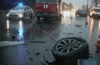На Броварском проспекте в Киеве в результате лобового столкновения погиб один из водителей