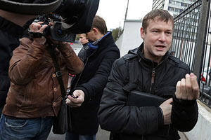 Московский суд оставил под арестом Развозжаева и Лебедева