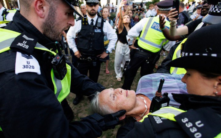 ​У Великій Британії за вихідні понад 500 людей заарештували під час пропалестинських акцій 