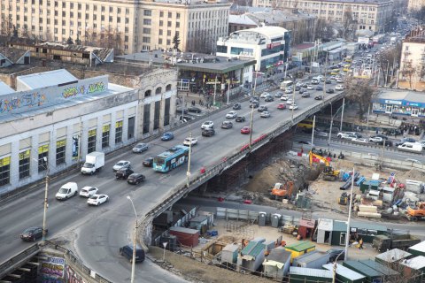 В Киеве ради Шулявского моста снесут цех "Большевика" 