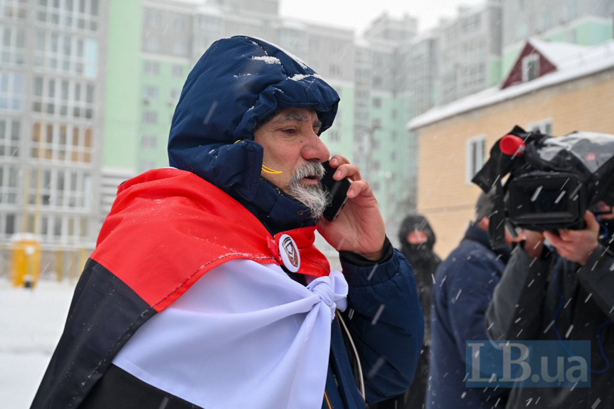 Іван Васильович повідомляє родичам, що сина Івана звільнили з полону.
