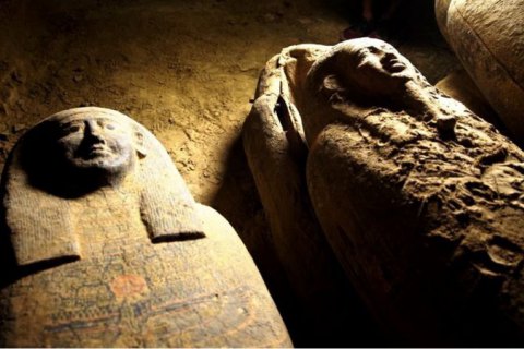 В Єгипті знайшли саркофаги, яким 2500 років