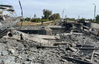 Російські окупанти розбили міст у Бахмуті