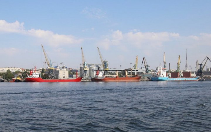 Унаслідок російського обстрілу пошкоджені іноземні судна, що перебували у порту Херсона