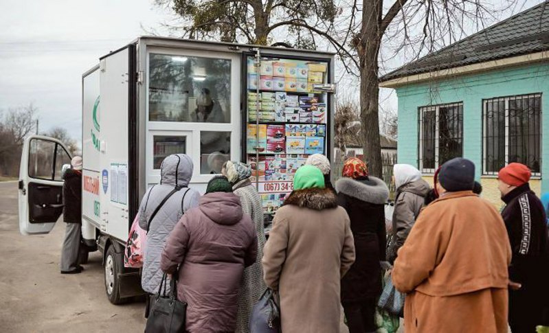 Черга до мобільної аптеки в Черкаській області