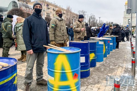 Під Печерським судом у Києві збирається мітинг на підтримку Порошенка