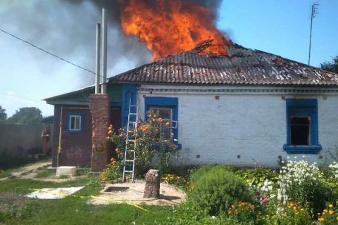 В Киевской области при пожаре в частном доме погибли двое маленьких детей