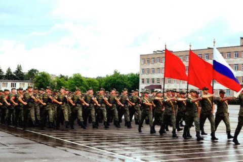 У параді в Мінську бере участь підрозділ РФ, військовослужбовці якого обстрілювали Маріуполь