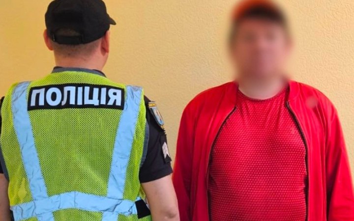 У Києві затримали 49-річного "екстремала", який катався між вагонами метро