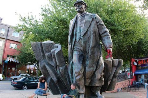 ​Мэр Сиэтла потребовал демонтировать памятник Ленину и мемориала войскам Конфедерации
