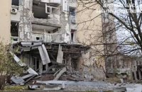 Росіяни вдарили по дитячій бібліотеці в Херсоні 