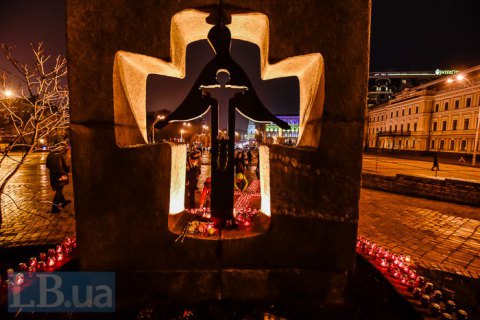 Гройсман заклав капсулу будівництва другої черги Меморіалу пам'яті жертв Голодомору