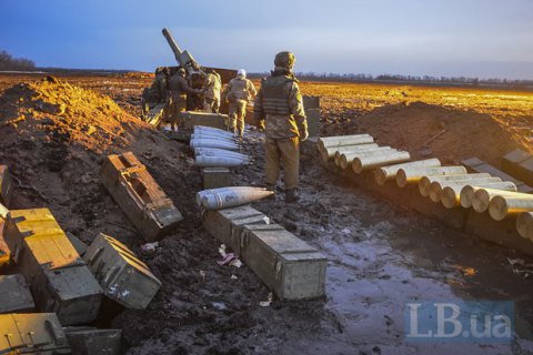 Чотири військових поранені за добу на Донбасі