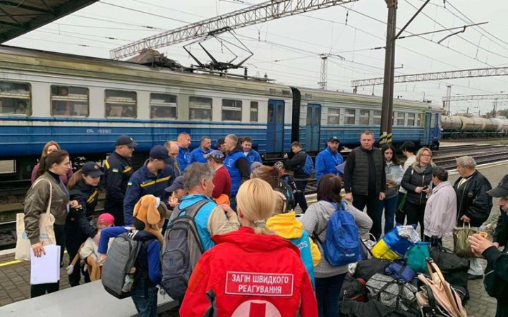 На Закарпаття прибув евакуаційний поїзд із Донеччини