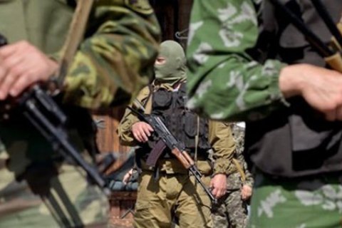 На околиці окупованого Донецька бойовик убив чотирьох людей і застрелився, - ЗМІ