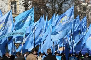 Луганским регионалам не понравилась инициатива движения "Честно"