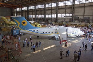 Украинские авиазаводы объединят в холдинг "Антонов"