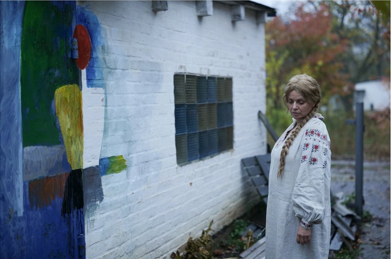 Кадр з фільму 'Малевич' 