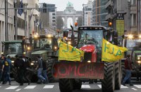 Колонны тракторов заблокировали доступ к учреждениям ЕС в Брюсселе