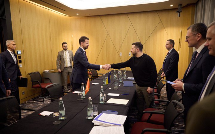 Зеленський обговорив з президентом Чорногорії підготовку до саміту миру у Швейцарії