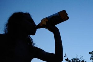 Украинец в среднем пропивает 1500 грн в год, - исследование