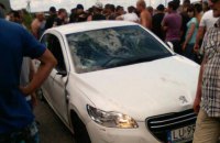 Автомобіль збив трьох людей, які блокували пропускний пункт "Рава-Руська"