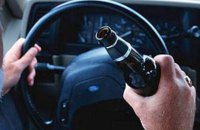 У Дніпрі поліцейські застосували зброю під час затримання п'яної водійки