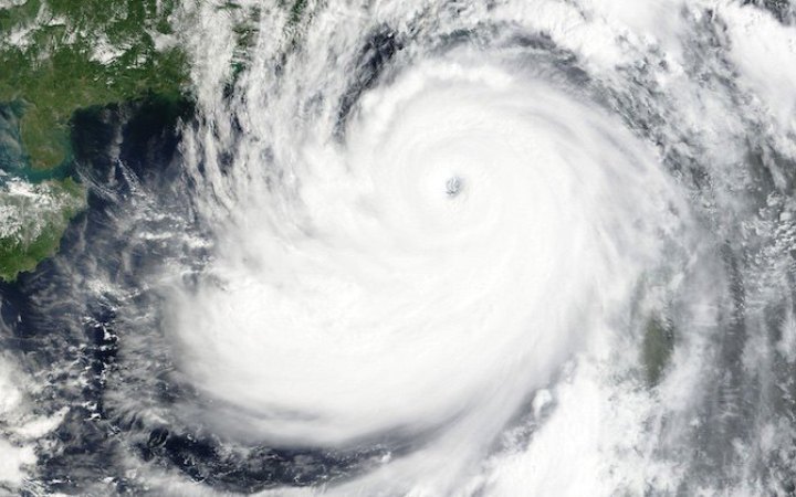 Кількість жертв тайфуну Рагаса зросла до 17. Поранені ще десятки людей