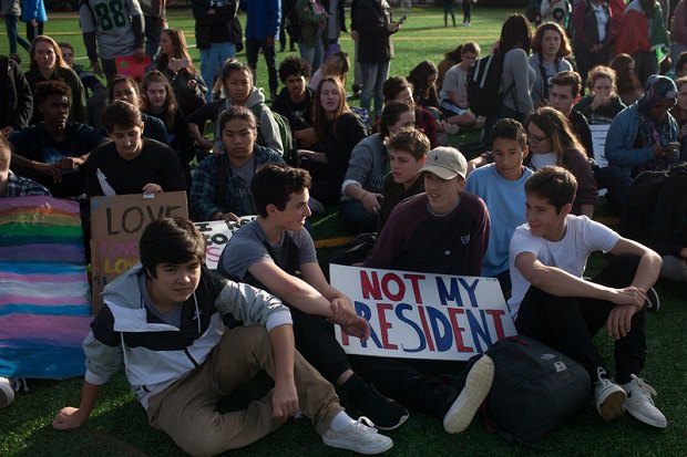 Протестующие школьники в Сиэтле