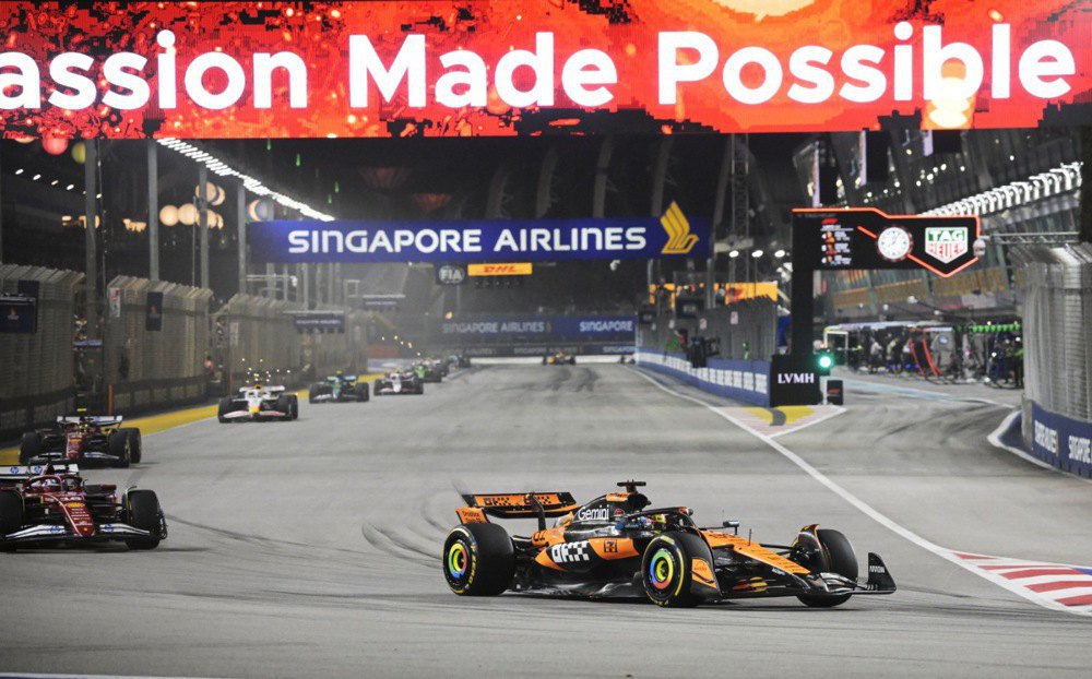 Оскар Піастрі під час повороту