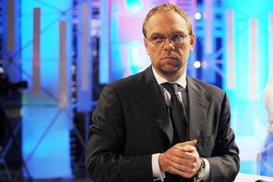 У Харкові 12,5 тис. медиків вимагають вибачень від Власенка