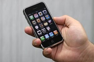 Владельцы iPhone платят за сотовую связь больше пользователей других устройств