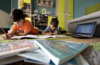 На дистанційну форму навчання в Україні перевелись більше 770 тисяч школярів