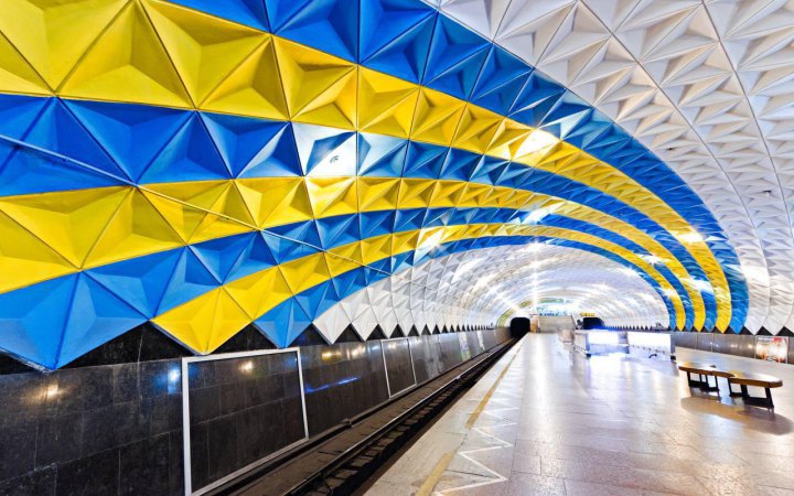 Після нічної атаки росіян в Харкові не працює електротранспорт, метро працює як укриття