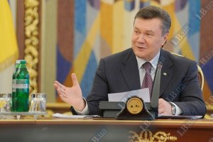 Янукович поздравил молодежь с праздником