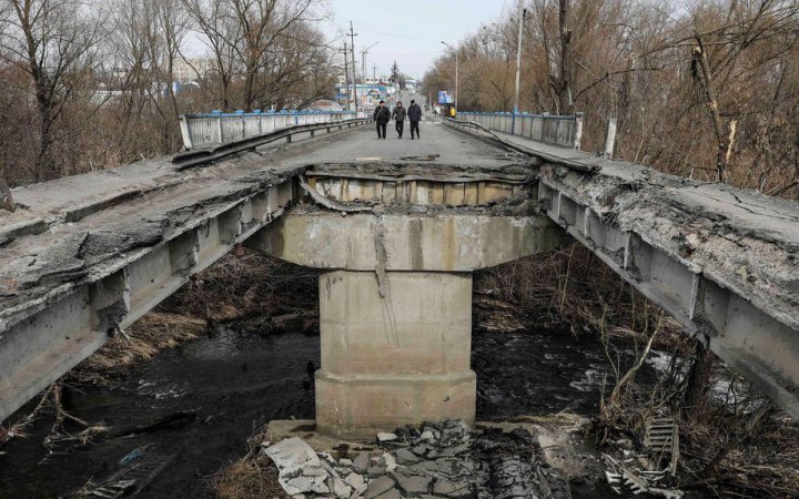 В Україні через війну з Росією зруйновано 23 тисячі кілометрів доріг